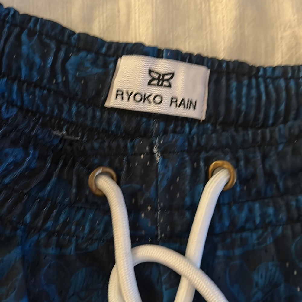 Ryoko rain size M butterfly shorts mesh gym shorts